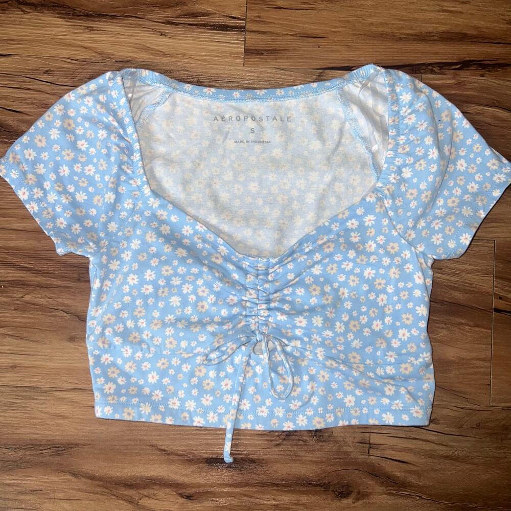 Aeropostale Blue Daisy Print Crop Top Ruched Front Short Sleeve Tee Size Small